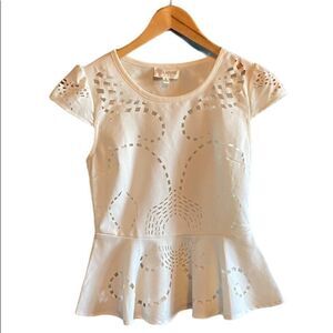 L'atiste by Amy Beige Cut Out Cap Sleeve Blouse US S